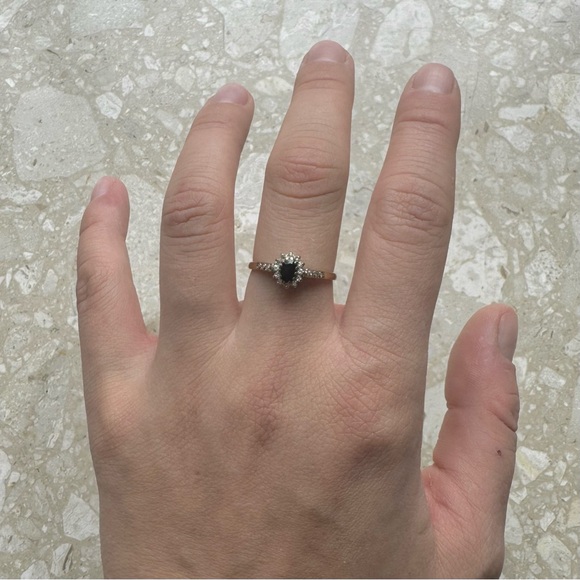 Vintage Sapphire Oval Diamond Halo Yellow Gold Ring

L - Picture 2 of 10